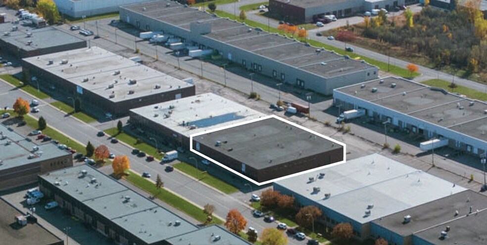 More Photos Of 620-630 Rue Mccaffrey, Saint-Laurent Warehouse For Sale