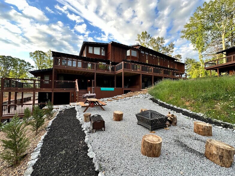 More Photos Of 550 Old Mill Rd, Campobello Lodge Meeting Hall For Sale