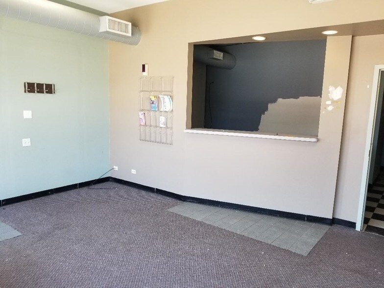 More Photos Of 5907 W 35th St, Cicero Restaurant For Lease