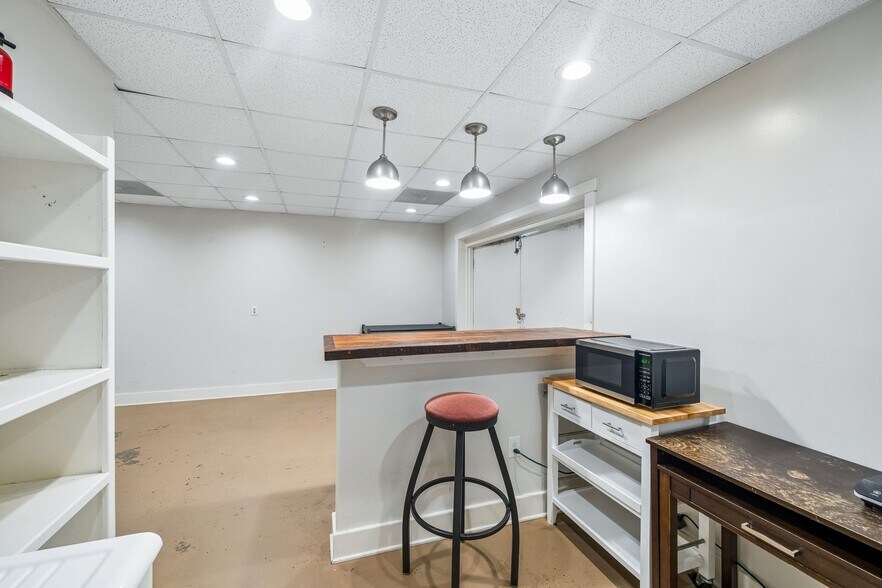 More Photos Of 1719 Signal Point Rd, Charleston Self Storage For Sale