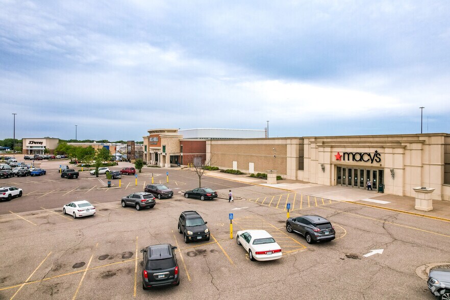 More Photos Of 3001 N White Bear Ave, Maplewood Department Store For Sale