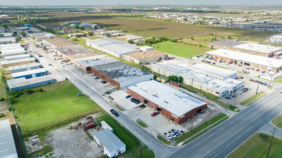 More Photos Of 121-217 44th St, Corpus Christi Warehouse For Lease