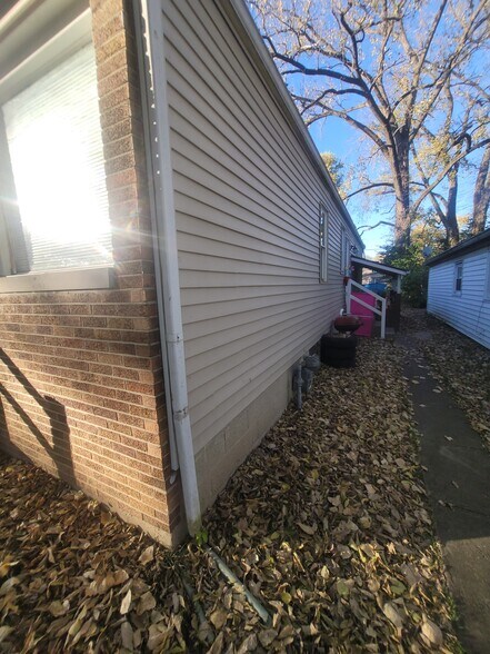 More Photos Of 1458 W 32nd St, Indianapolis Apartments For Sale