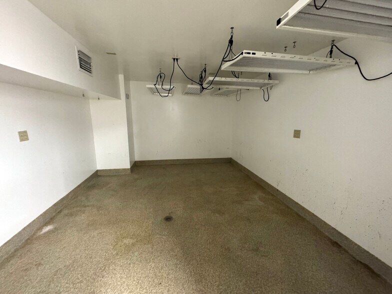 More Photos Of 1553 SE South Niemeyer Cir, Port Saint Lucie Warehouse For Sale
