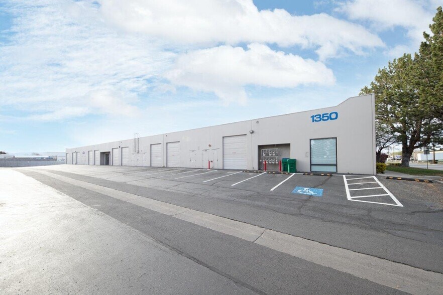 More Photos Of 1320 Freeport Blvd, Sparks Warehouse For Lease