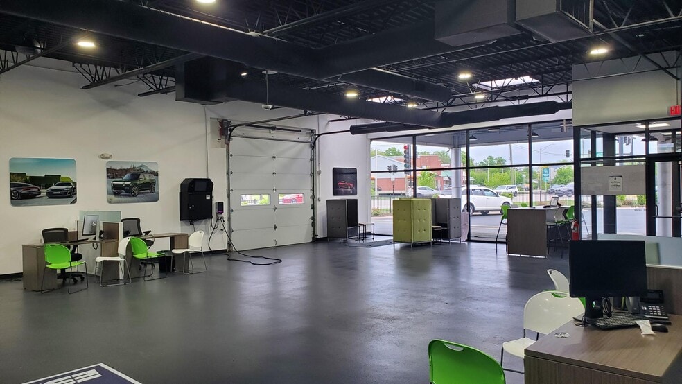 More Photos Of 1529 Rand Rd, Des Plaines Auto Dealership For Sale