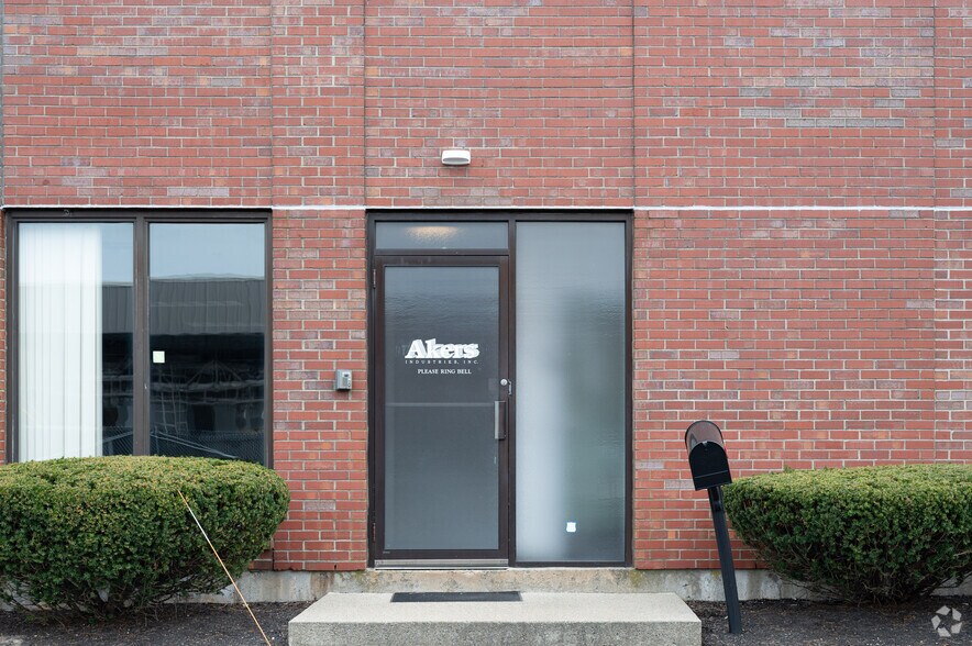 More Photos Of 115 Shawmut Rd, Canton Distribution For Lease