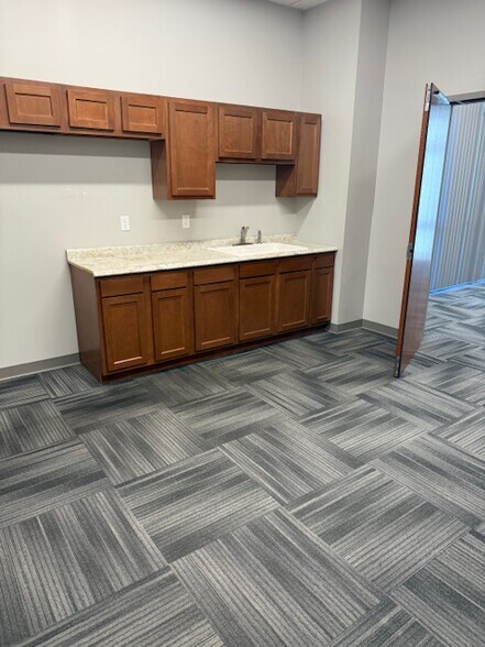 More Photos Of 4282 E Rockton Rd, Rockton Rehabilitation Center For Lease