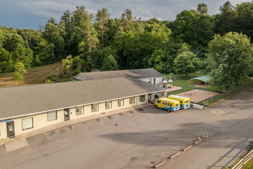 More Photos Of 2-6 Fairview Hills Dr, Fairview Daycare Center For Lease