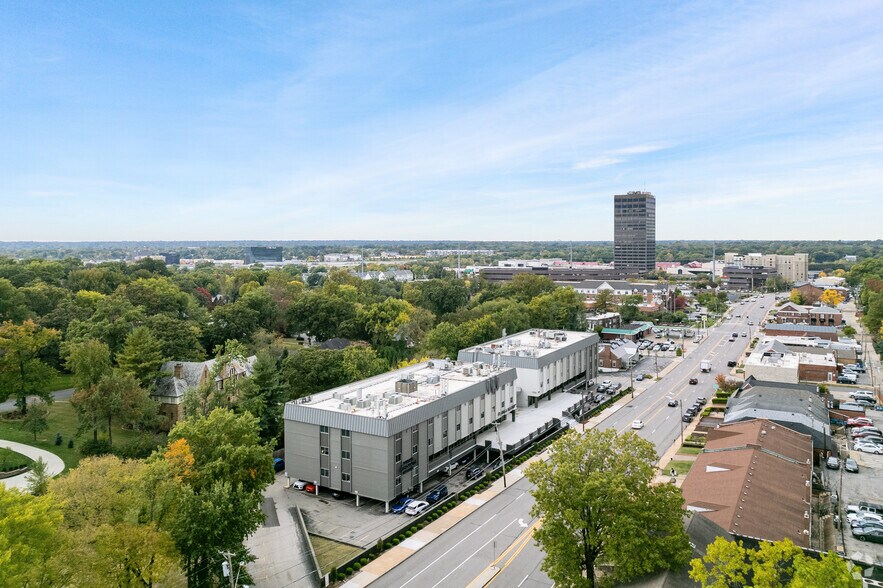 More Photos Of 7700-7750 Clayton Rd, Richmond Heights Office For Sale