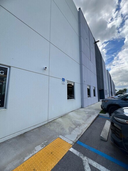 More Photos Of 6371 NW 102nd Ave, Doral Warehouse For Sale