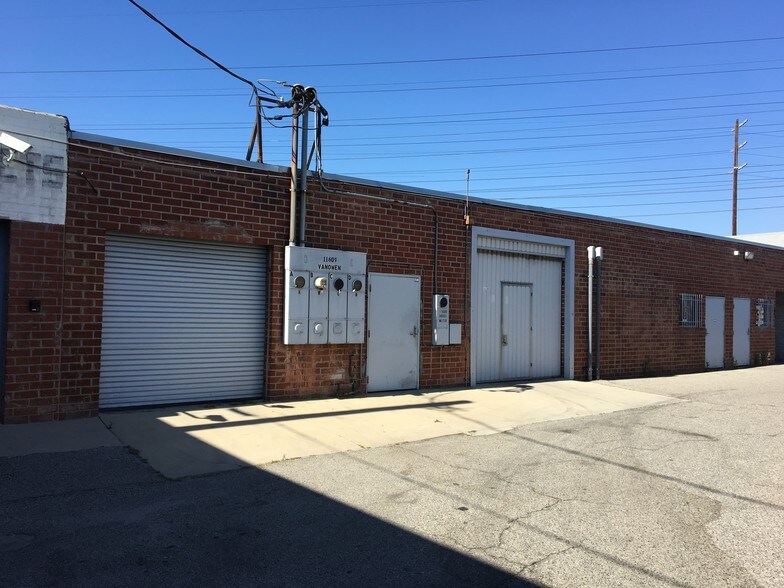 Primary Photo Of 11606 W Higgins St, North Hollywood Warehouse For Lease