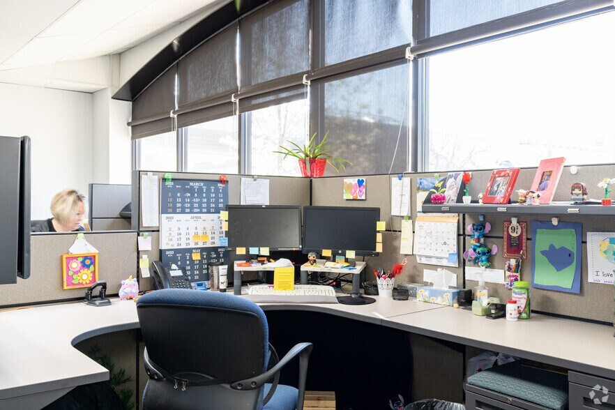More Photos Of 251 Diversion St, Rochester Office For Sale