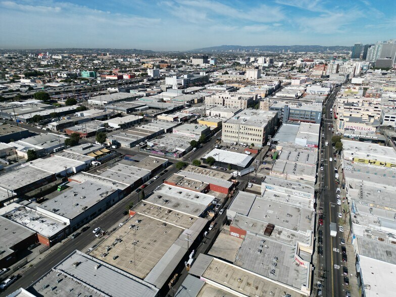 More Photos Of 1116 E 12th St, Los Angeles Warehouse For Lease