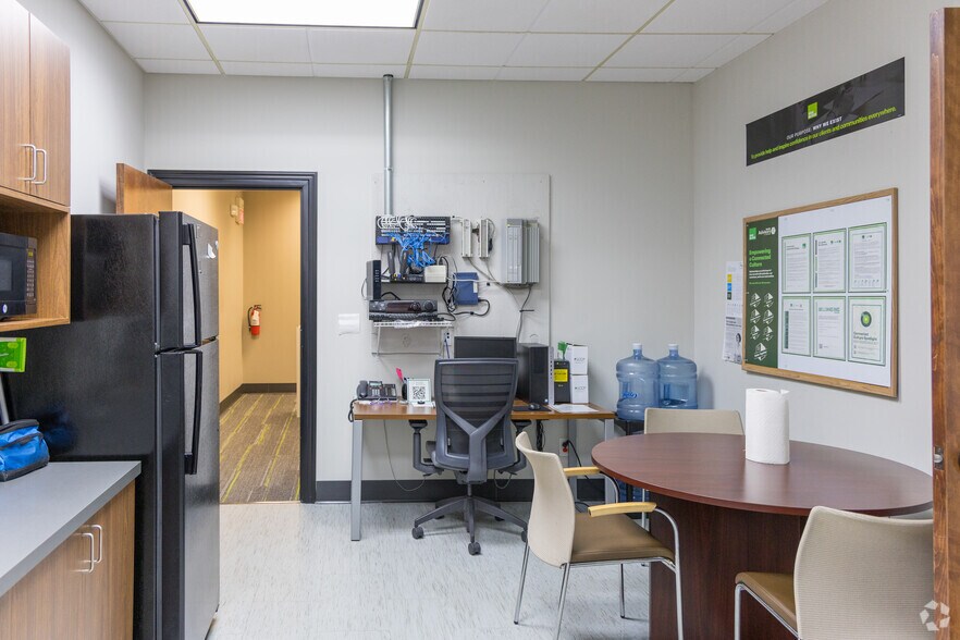 More Photos Of 347 Midway Blvd, Elyria Office For Lease