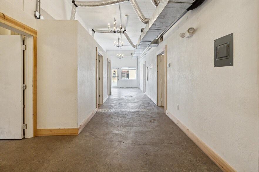 More Photos Of 225 E Superior St, Alma Office For Sale