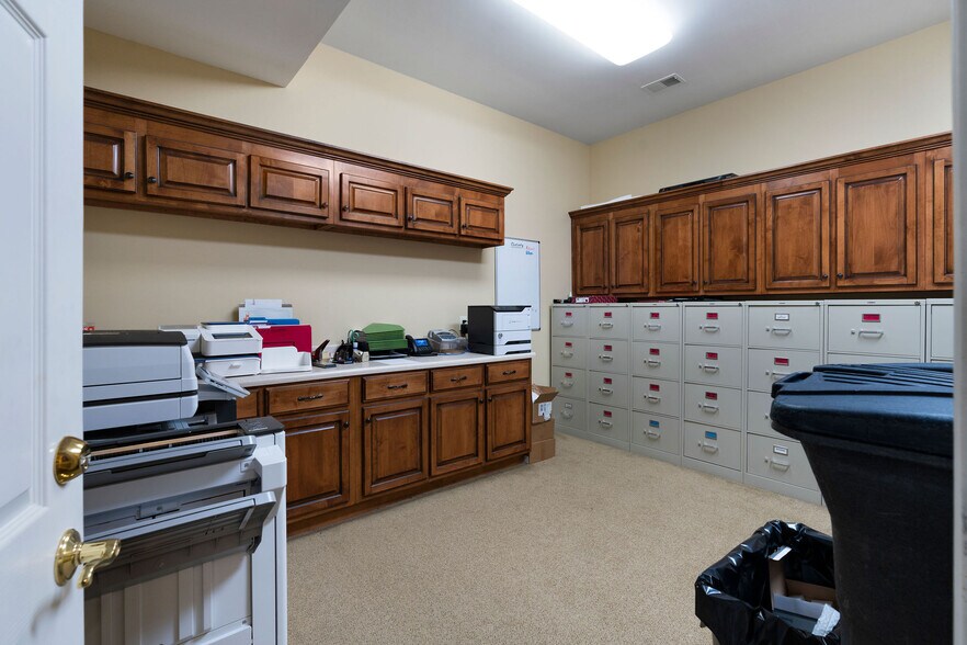 More Photos Of 1300 E Main St, Cartersville Medical For Sale