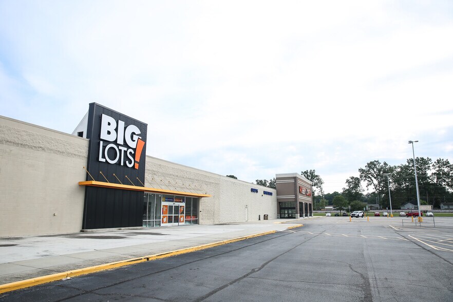 Primary Photo Of 1806 N Jackson St, Tullahoma Freestanding For Lease