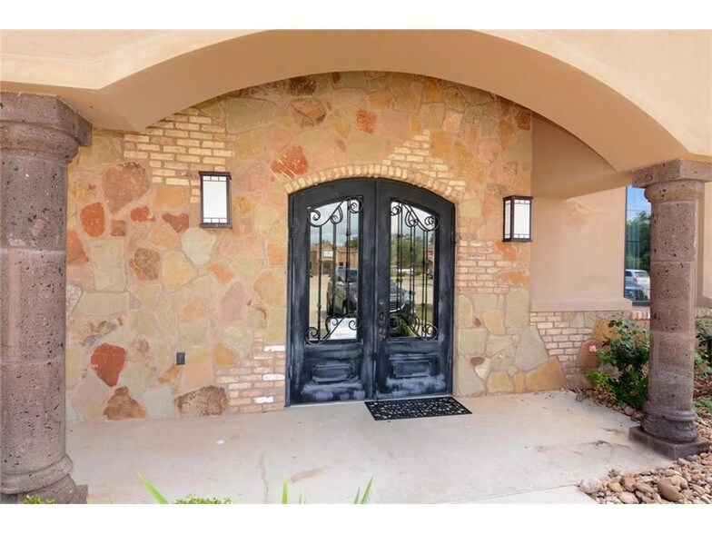 More Photos Of 815 W Hwy 71, Bastrop Medical For Lease