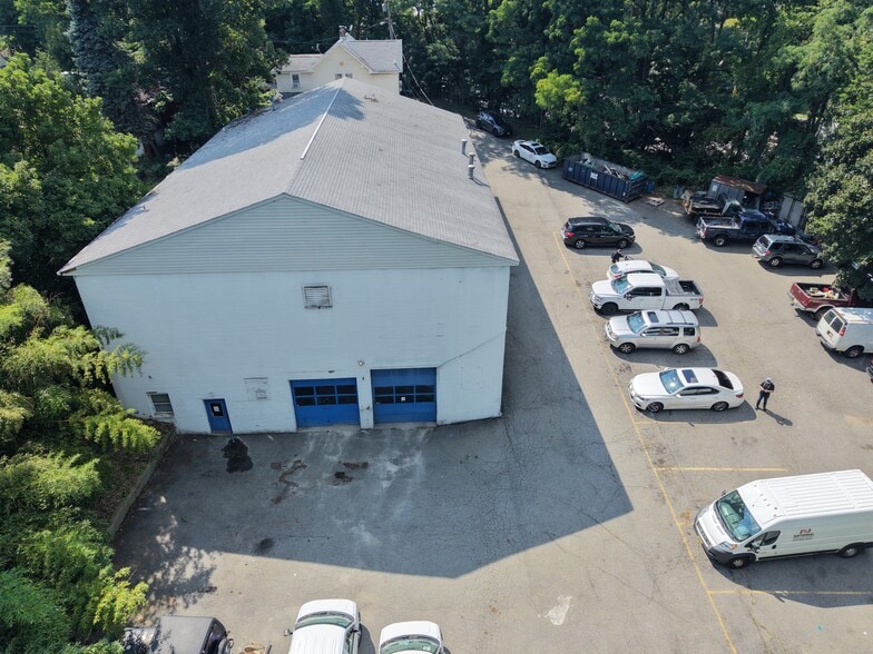 More Photos Of 23 Malcolm St, Morristown Industrial For Sale