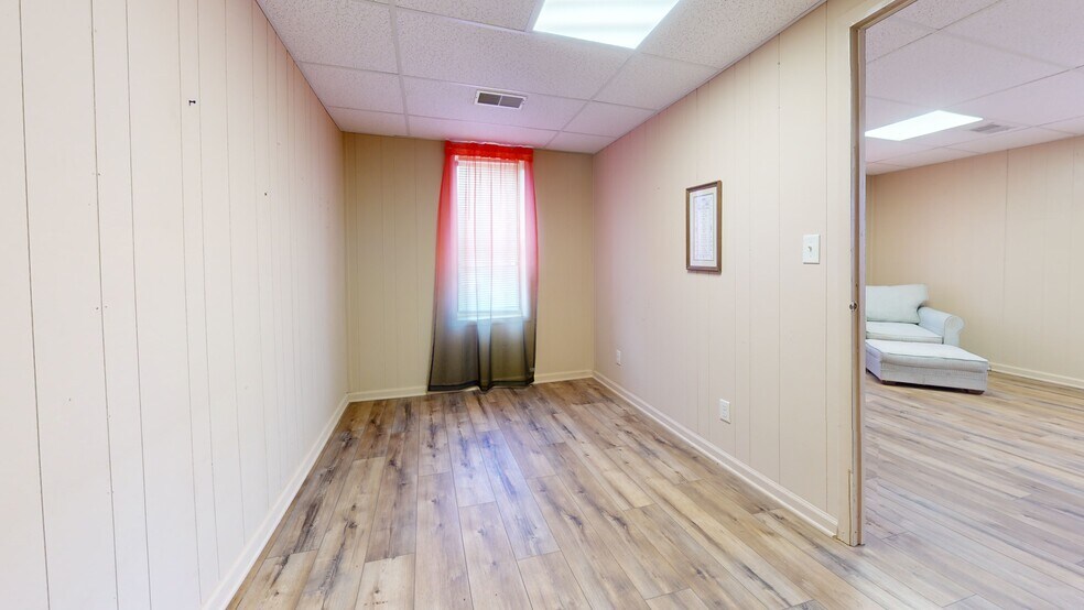 More Photos Of 101 W Main St, Syracuse Storefront Retail Residential For Lease
