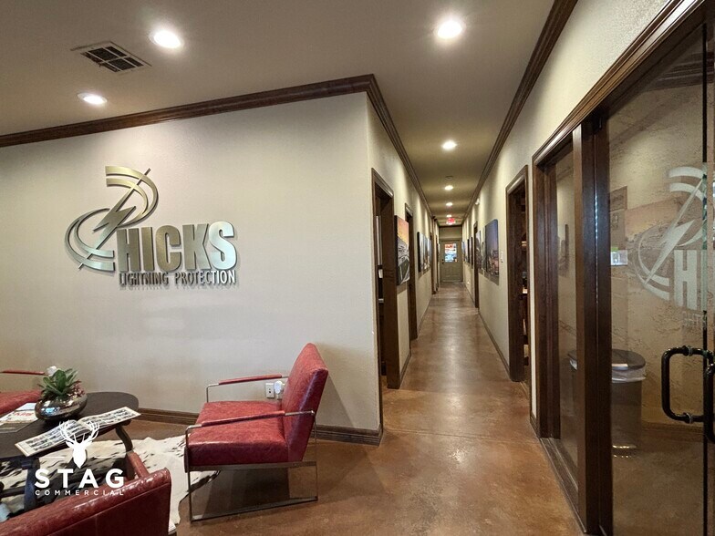 More Photos Of 7420 FM 2449, Ponder Office For Lease