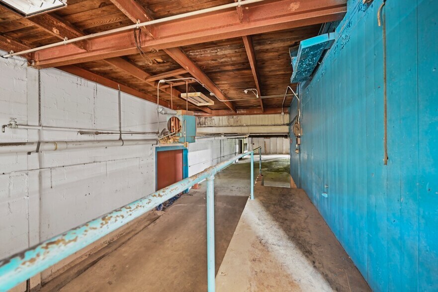 More Photos Of 1530 Nabell Ave, East Point Warehouse For Lease