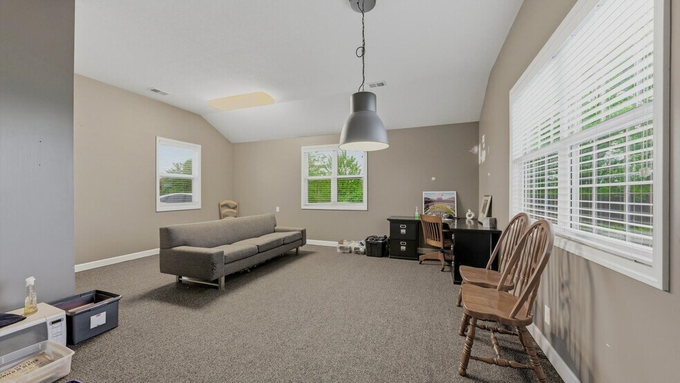 More Photos Of 2450 NW Lowenstein Dr, Lee's Summit Flex For Sale