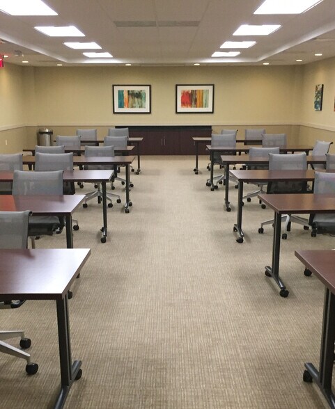 More Photos Of 833 W Lincoln Hwy, Schererville Office For Lease