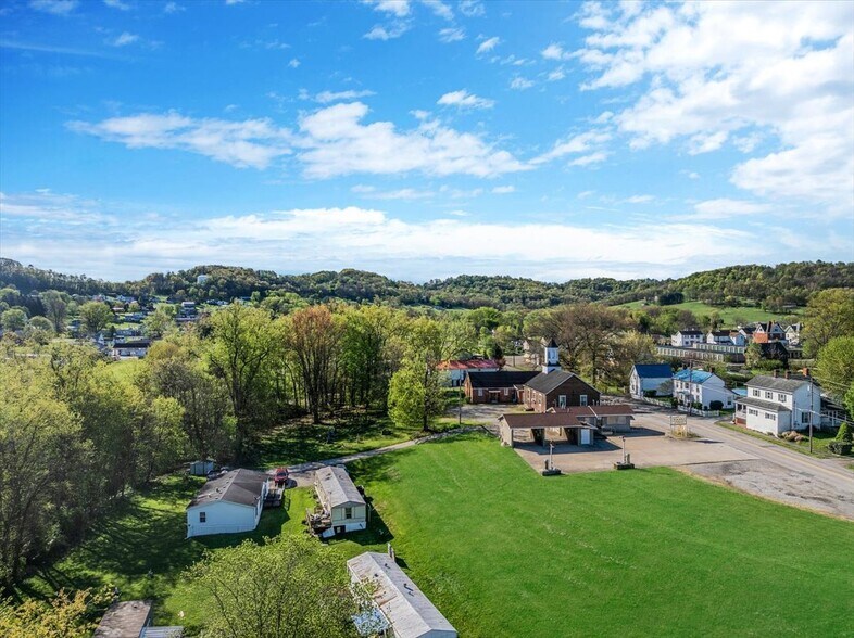 More Photos Of 212 Pine St, Jefferson Carwash For Sale