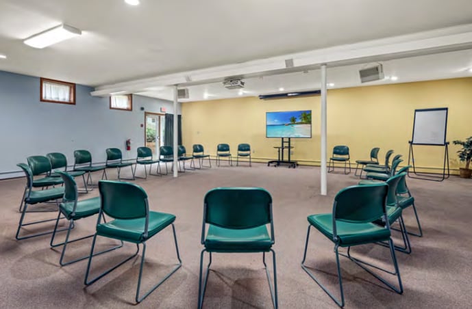 More Photos Of 200 Cardinal Rd, Hyde Park Lodge Meeting Hall For Sale