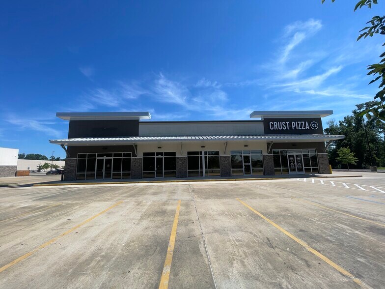 More Photos Of 1355 Sam Houston Jones Pky, Moss Bluff Department Store For Lease