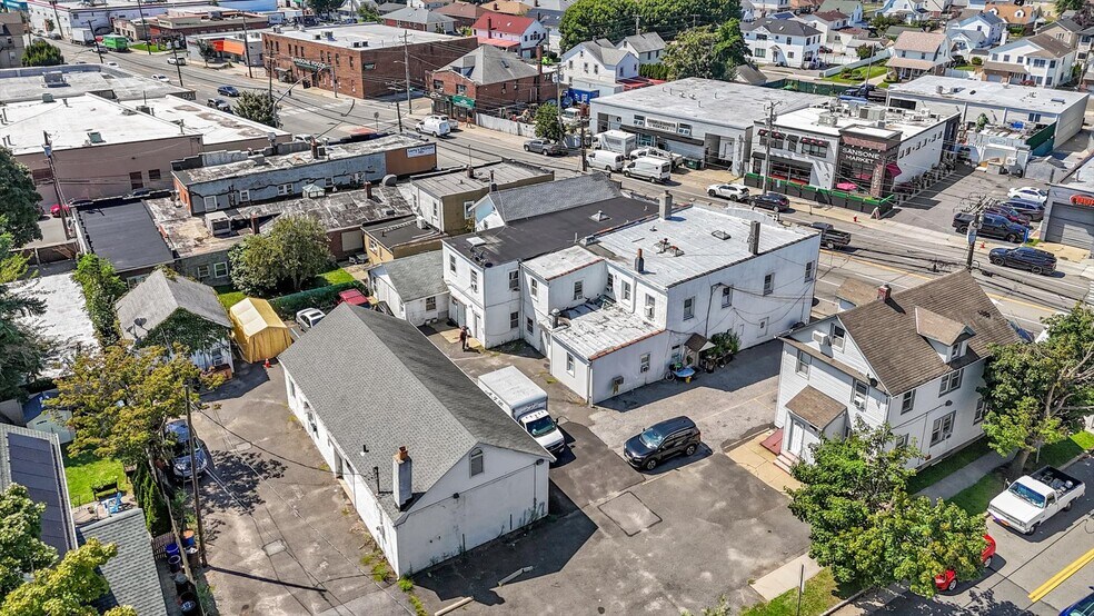 More Photos Of 2178-2192 Jericho Tpke, New Hyde Park Storefront Retail Residential For Sale