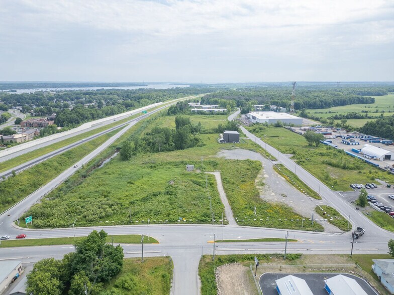 Primary Photo Of 5255 Av. Pierre-Dansereau, Salaberry-de-valleyfield Land For Sale