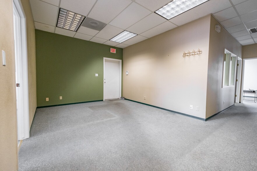 More Photos Of 110 W Arroyo St, Reno Office For Sale