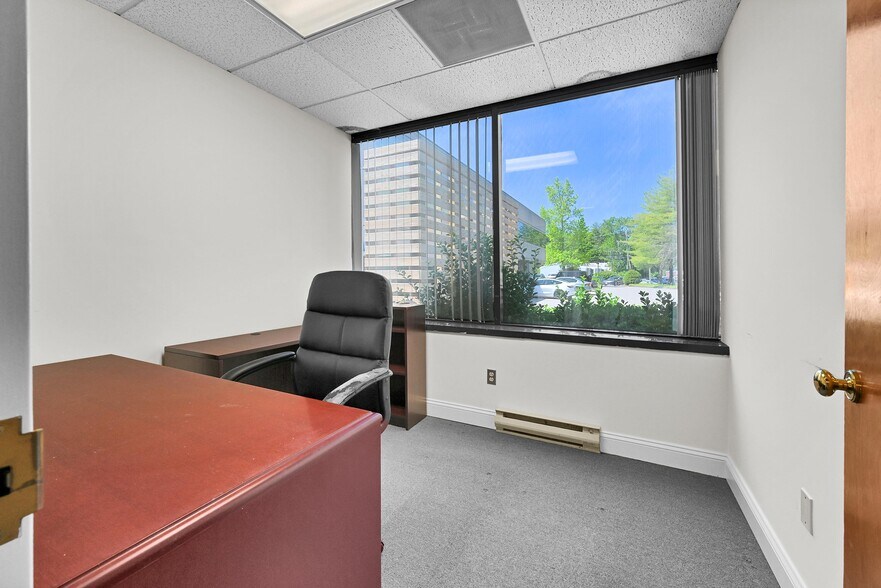 More Photos Of 90 Grove St, Ridgefield Medical For Sale