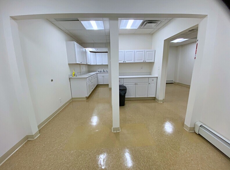 More Photos Of 281 Cambridge St, Burlington Medical For Lease