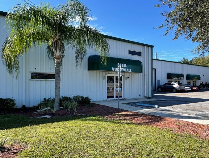 Primary Photo Of 21422 Carson Dr, Land O' Lakes Warehouse For Sale