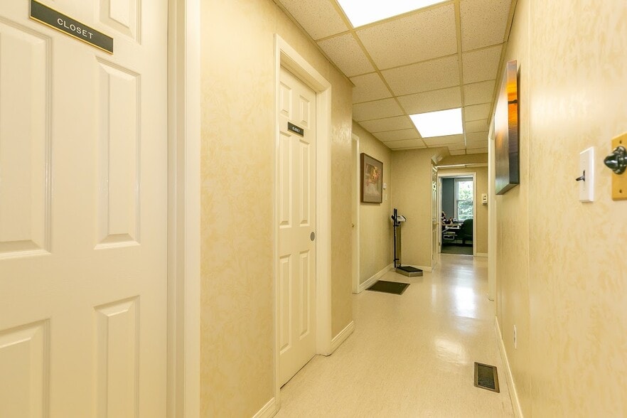 More Photos Of 188 W Main St, Oyster Bay Medical For Sale
