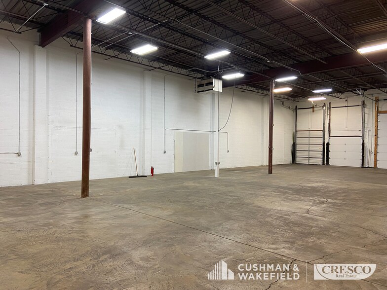 More Photos Of 6519-6565 Eastland Rd, Brook Park Warehouse For Lease
