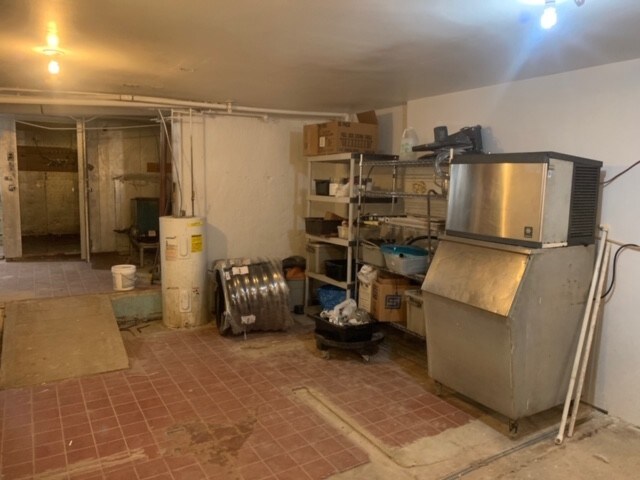 More Photos Of 38-40 S 19th St, Philadelphia Restaurant For Lease
