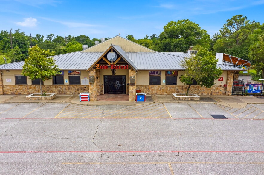 More Photos Of 13101 Kuykendahl Rd, Houston Restaurant For Sale