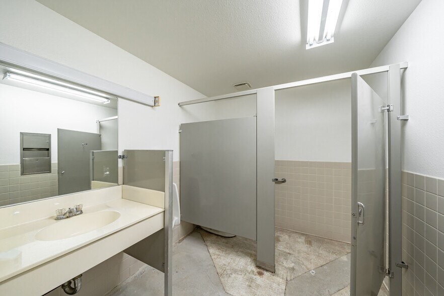 More Photos Of 23241 S Pointe Dr, Laguna Hills Office For Sale