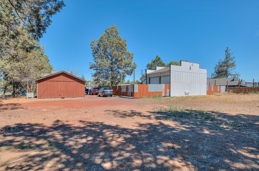 More Photos Of 64661 Bruce Ave, Bend General Retail For Sale