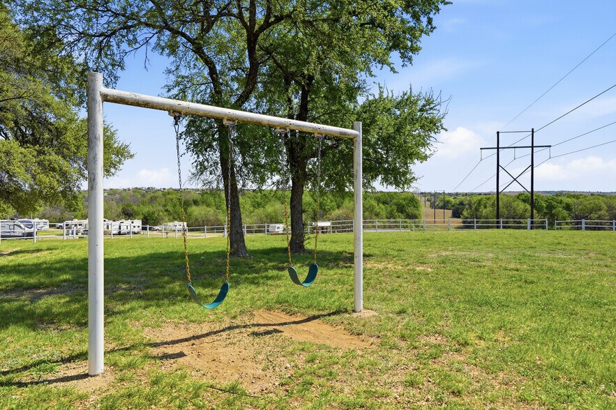 More Photos Of 5860 N FM 51, Weatherford Trailer Camper Park For Sale