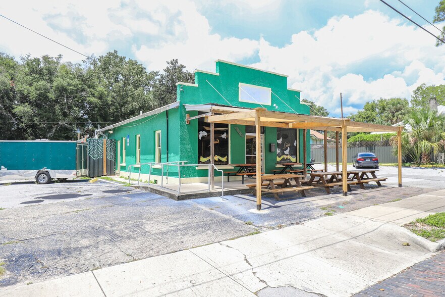 More Photos Of 436 SE 2nd St, Gainesville Restaurant For Lease