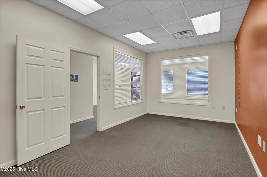 More Photos Of 2105 Capital Dr, Wilmington Warehouse For Lease