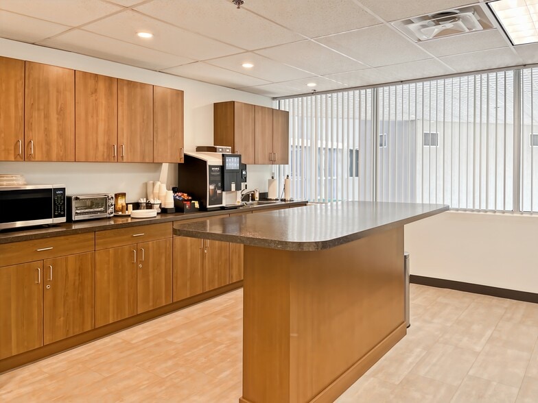 More Photos Of 4250 Veterans Memorial Hwy, Holbrook Coworking Space