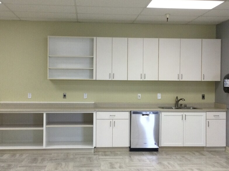 More Photos Of 1060 Terra Bella Ave, Mountain View Research And Development For Lease