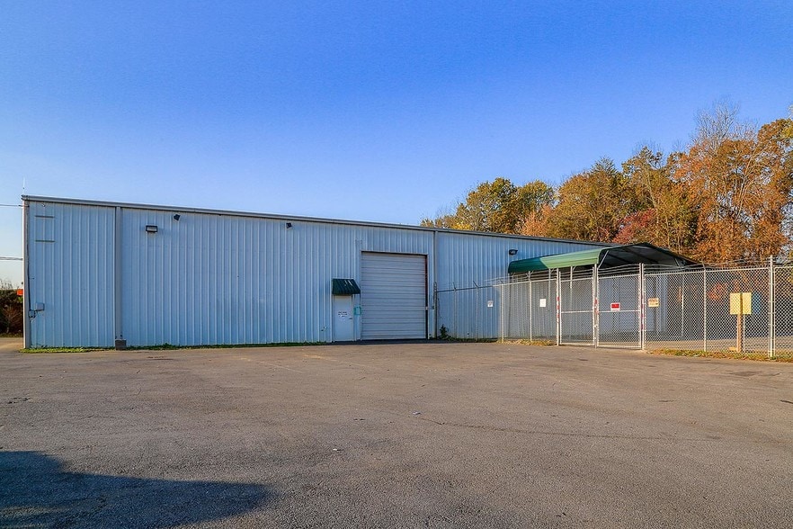 More Photos Of 114 Judge Gresham Rd, Johnson City Warehouse For Lease